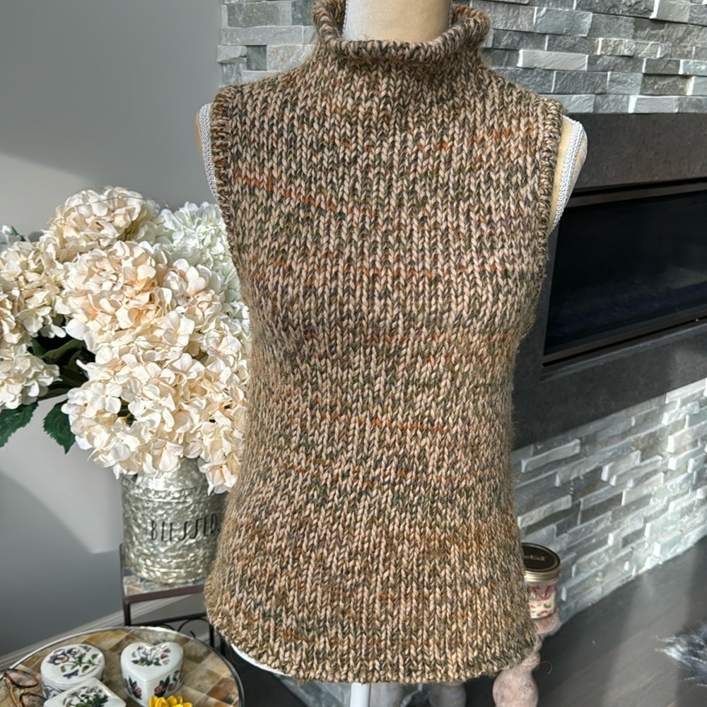 Beymen Club Sleeveless Sweater. Size L (Slim fit)